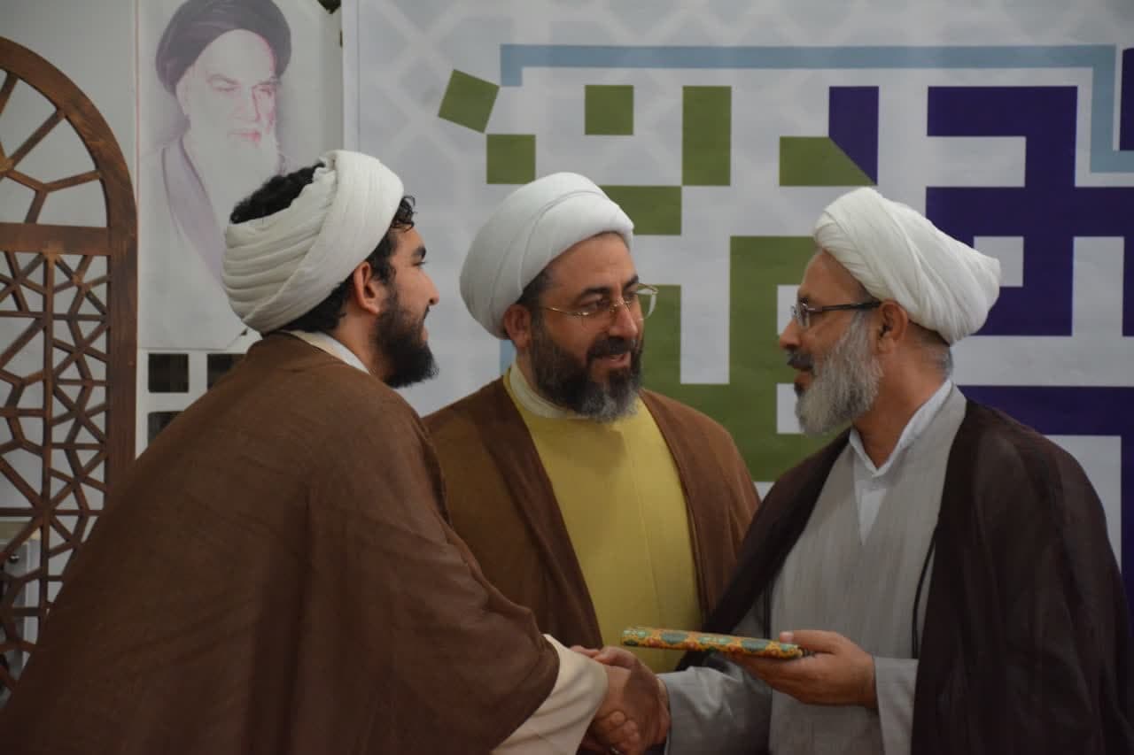 اهدای گواهی پایان مرحله به دانشپژوهان